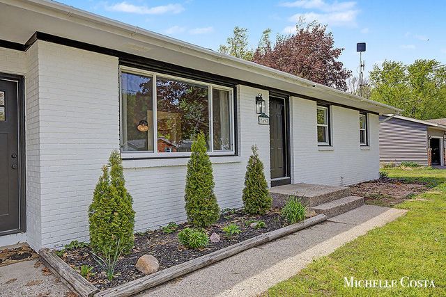 7697 Hollyhock Avenue, Jenison, MI 49428