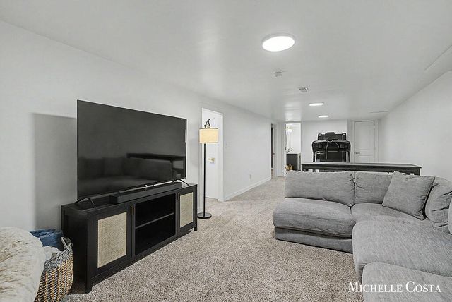 7697 Hollyhock Avenue, Jenison, MI 49428