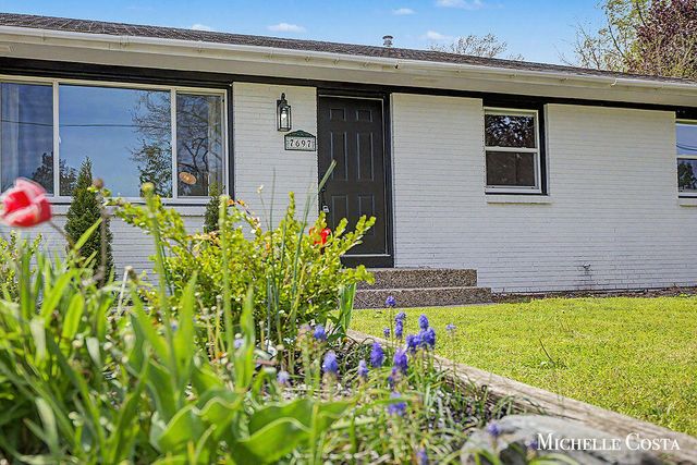 7697 Hollyhock Avenue, Jenison, MI 49428