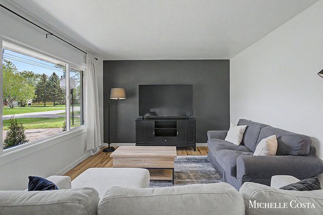 7697 Hollyhock Avenue, Jenison, MI 49428