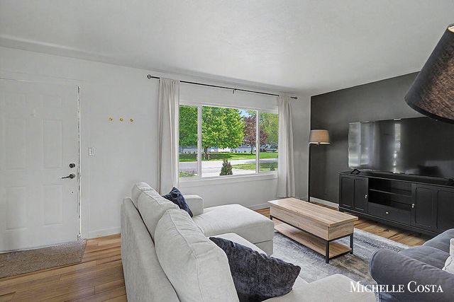 7697 Hollyhock Avenue, Jenison, MI 49428