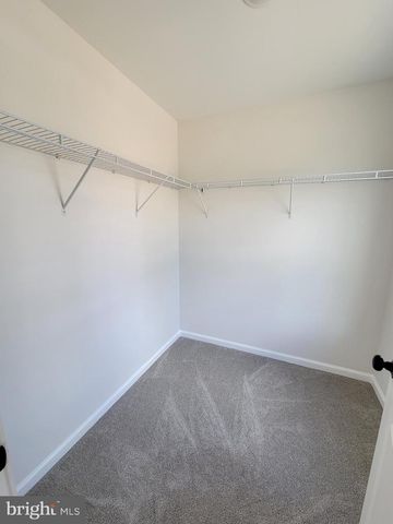 102 HEATHERWOOD DR, Vineland, NJ 08360