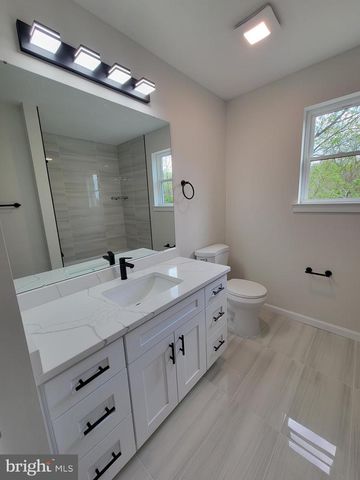 102 HEATHERWOOD DR, Vineland, NJ 08360