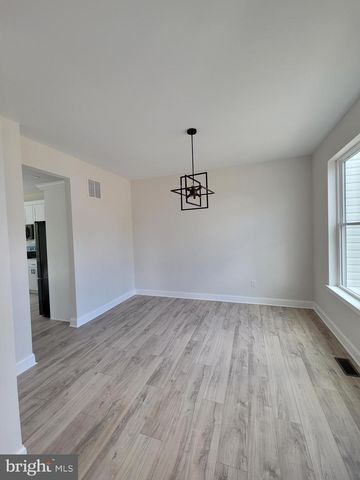 102 HEATHERWOOD DR, Vineland, NJ 08360