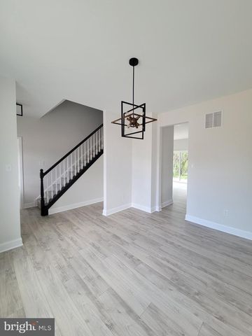 102 HEATHERWOOD DR, Vineland, NJ 08360