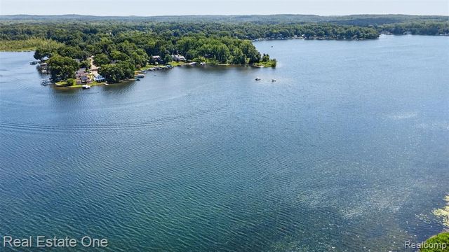 0000 Big Lake, Davisburg, MI 48350