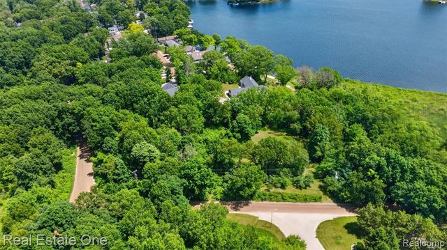 0000 Big Lake, Davisburg, MI 48350