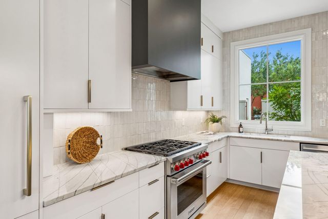 19 Krier Lane, Mount Pleasant, SC 29464