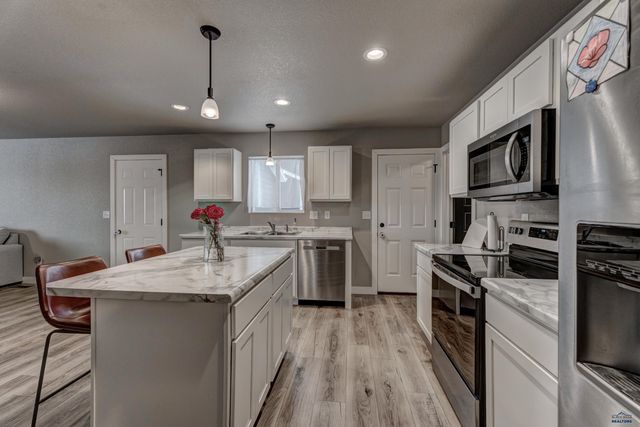 370 SPIRIT DRIVE, Box Elder, SD 57719