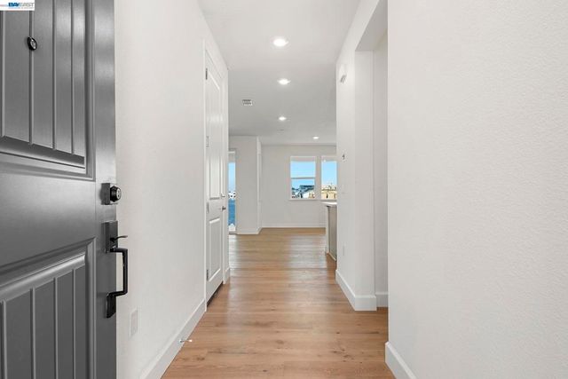 16 Grey Whale Place, Bethel Island, CA 94511