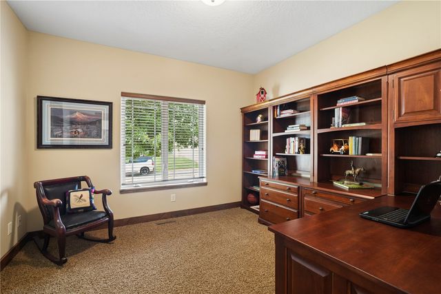 4060 Monarch Avenue, Marion, IA 52302