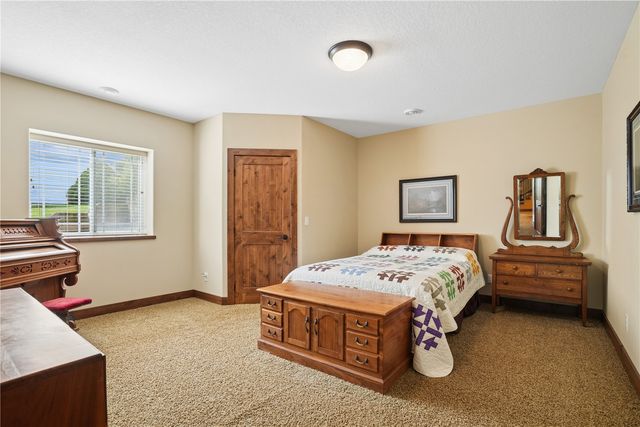 4060 Monarch Avenue, Marion, IA 52302