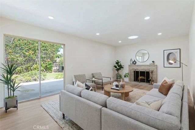 1077 Offshore, Oxnard, CA 93035