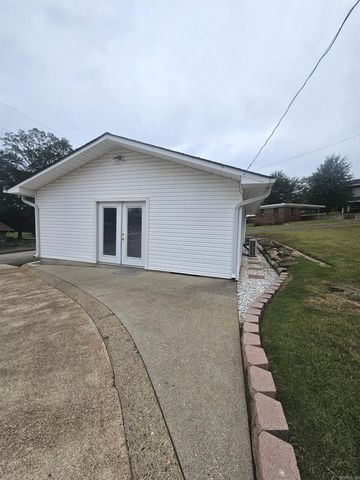 607 N 12th Street, Nashville, AR 71852