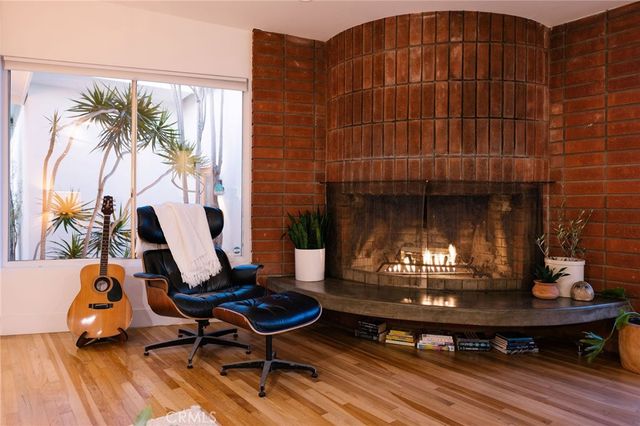 275 Cecil Place, Costa Mesa, CA 92627