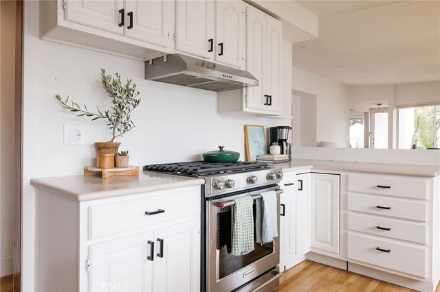 275 Cecil Place, Costa Mesa, CA 92627
