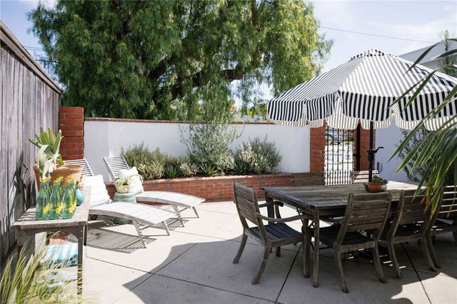 275 Cecil Place, Costa Mesa, CA 92627