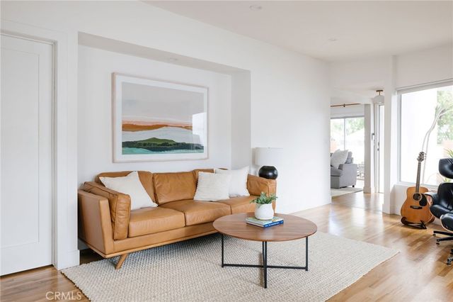 275 Cecil Place, Costa Mesa, CA 92627