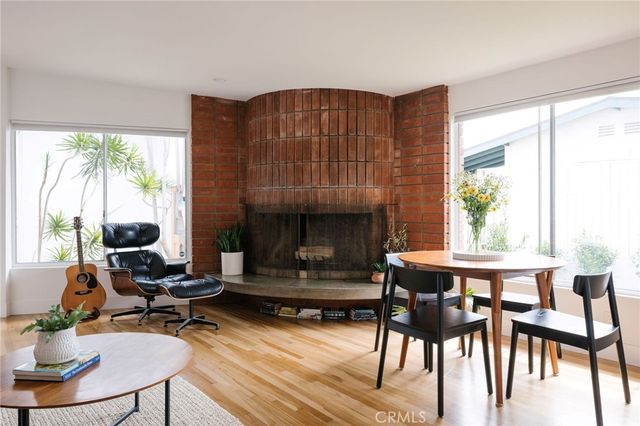 275 Cecil Place, Costa Mesa, CA 92627
