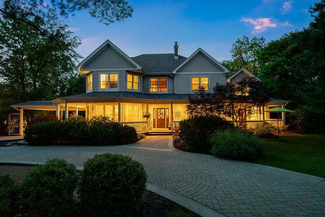 8510 W 122nd Place, Palos Park, IL 60464