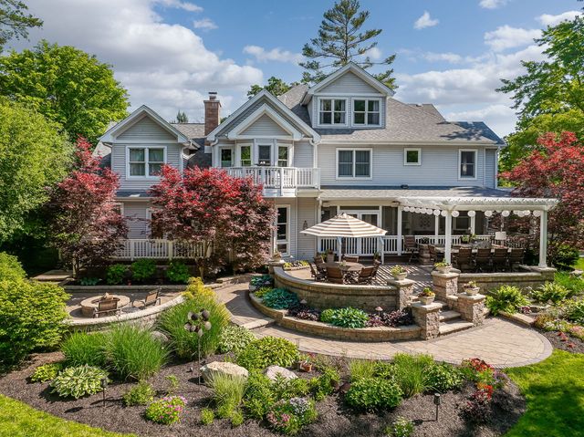 8510 W 122nd Place, Palos Park, IL 60464