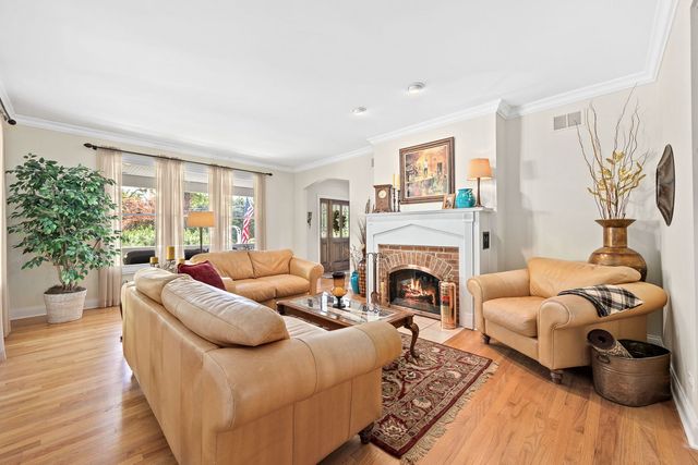 8510 W 122nd Place, Palos Park, IL 60464