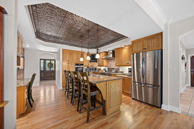 8510 W 122nd Place, Palos Park, IL 60464