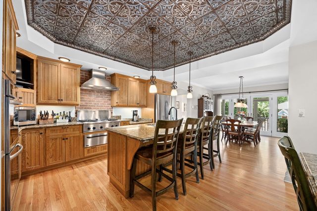 8510 W 122nd Place, Palos Park, IL 60464