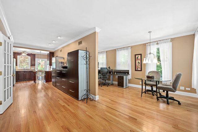 8510 W 122nd Place, Palos Park, IL 60464