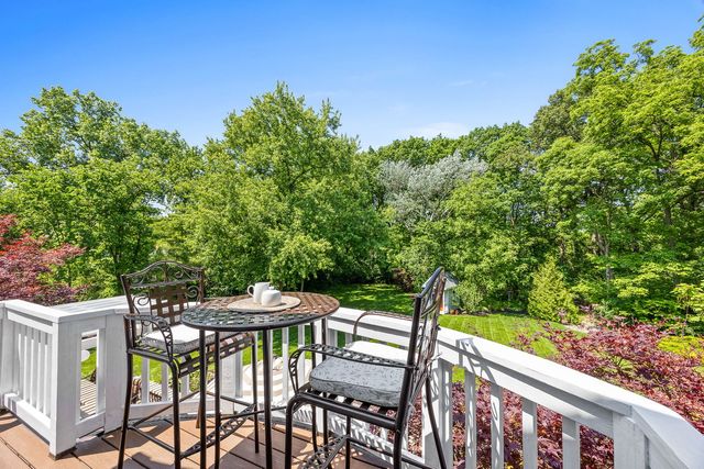 8510 W 122nd Place, Palos Park, IL 60464