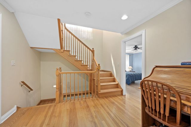 8510 W 122nd Place, Palos Park, IL 60464