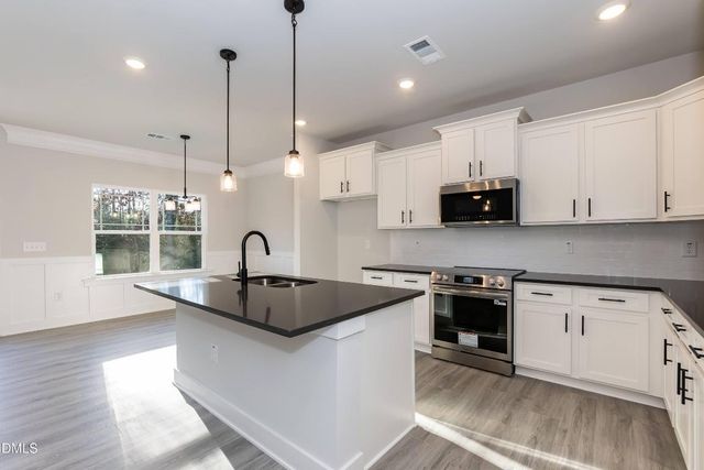 68 Streamline Court, Lillington, NC 27546