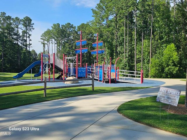 68 Streamline Court, Lillington, NC 27546