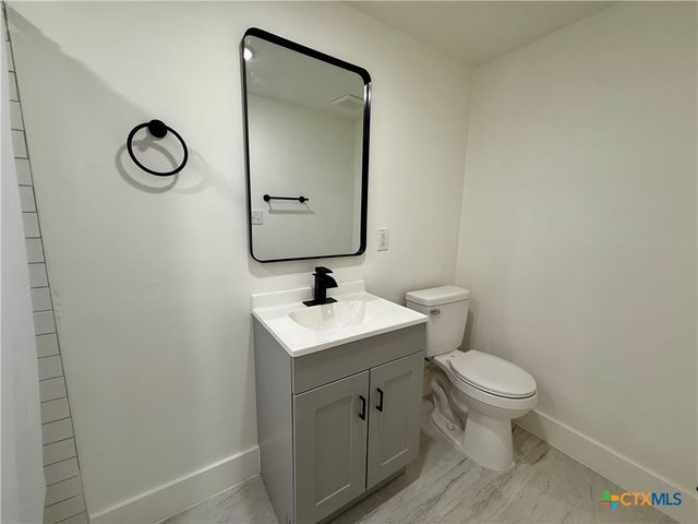 2204 W San Antonio Street 2, New Braunfels, TX 78130