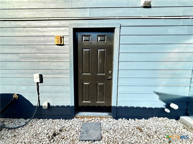 2204 W San Antonio Street 2, New Braunfels, TX 78130