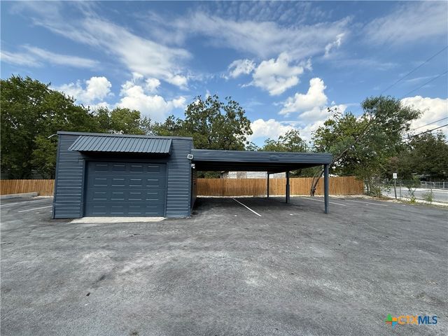 2204 W San Antonio Street 2, New Braunfels, TX 78130