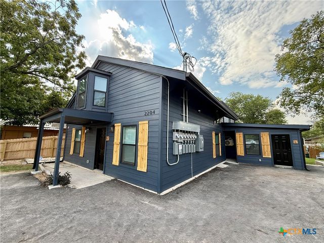 2204 W San Antonio Street 2, New Braunfels, TX 78130