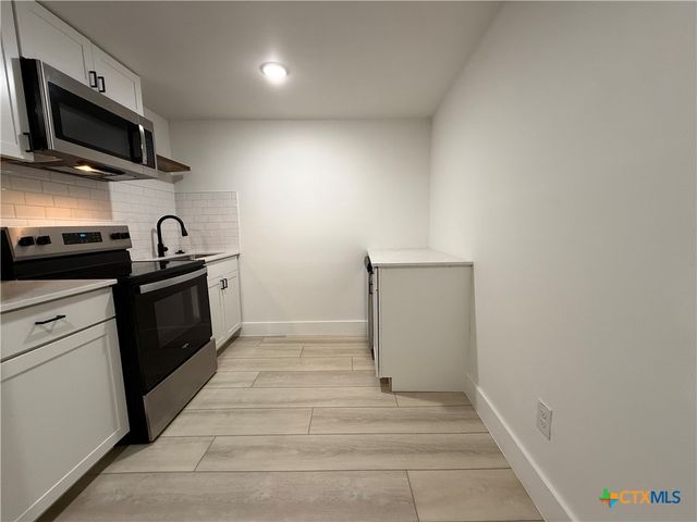 2204 W San Antonio Street 2, New Braunfels, TX 78130