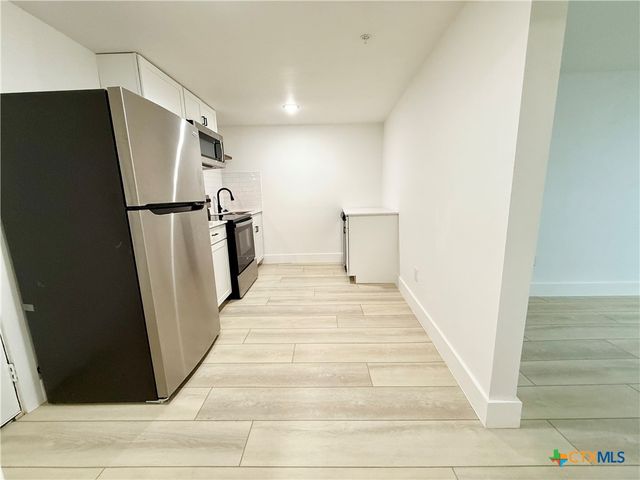 2204 W San Antonio Street 2, New Braunfels, TX 78130