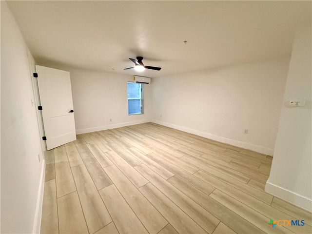 2204 W San Antonio Street 2, New Braunfels, TX 78130