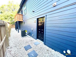 2204 W San Antonio Street 2, New Braunfels, TX 78130