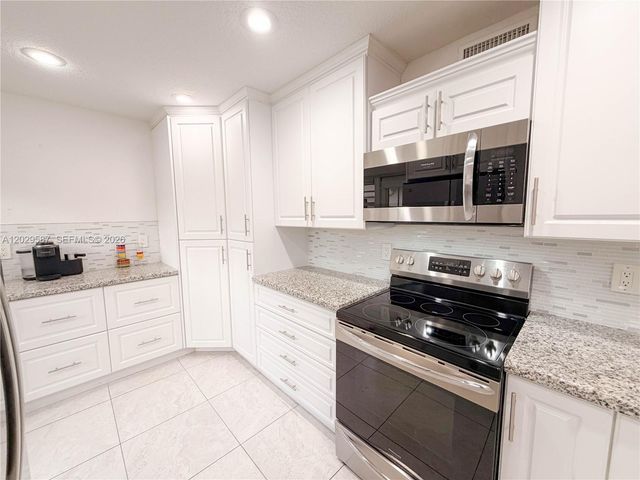 16295 Laurel Drive 2, Weston, FL 33326