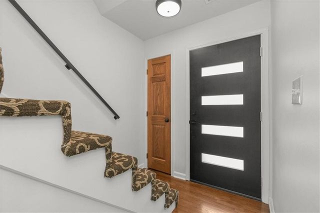 284 NE Bayview Drive, Lee's Summit, MO 64064