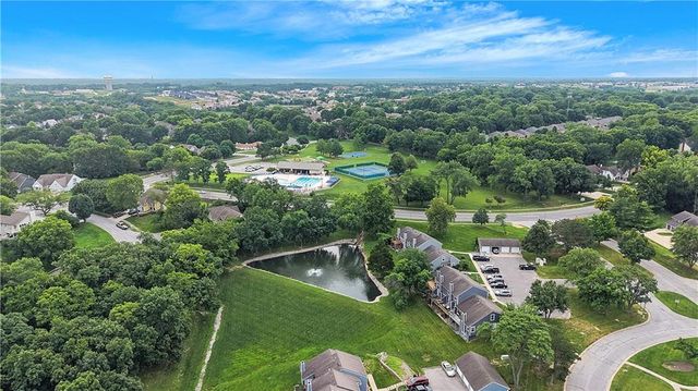 284 NE Bayview Drive, Lee's Summit, MO 64064