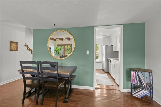 284 NE Bayview Drive, Lee's Summit, MO 64064