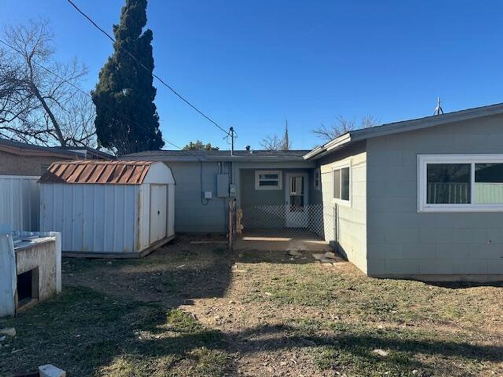 Image 20 of property listing at 2315 Lakeside Avenue, San Angelo, TX 76901