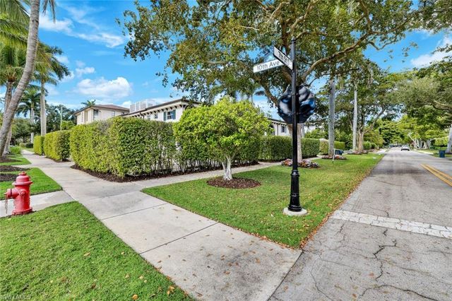960 7th ST S 105, Naples, FL 34102