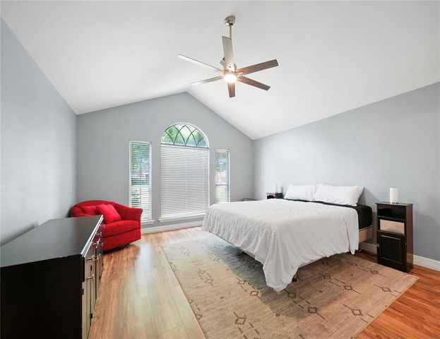 2401 Knollwood Street, Norman, OK 73071