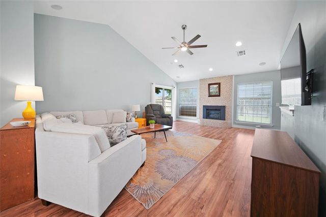 2401 Knollwood Street, Norman, OK 73071
