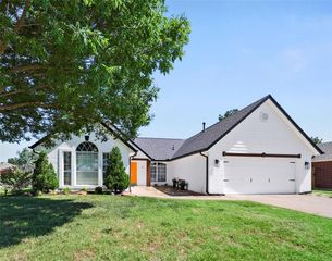 2401 Knollwood Street, Norman, OK 73071